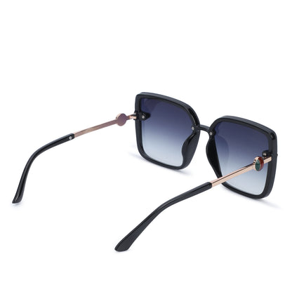 30127 BeigeLuxe Womens Sunglass (Black)