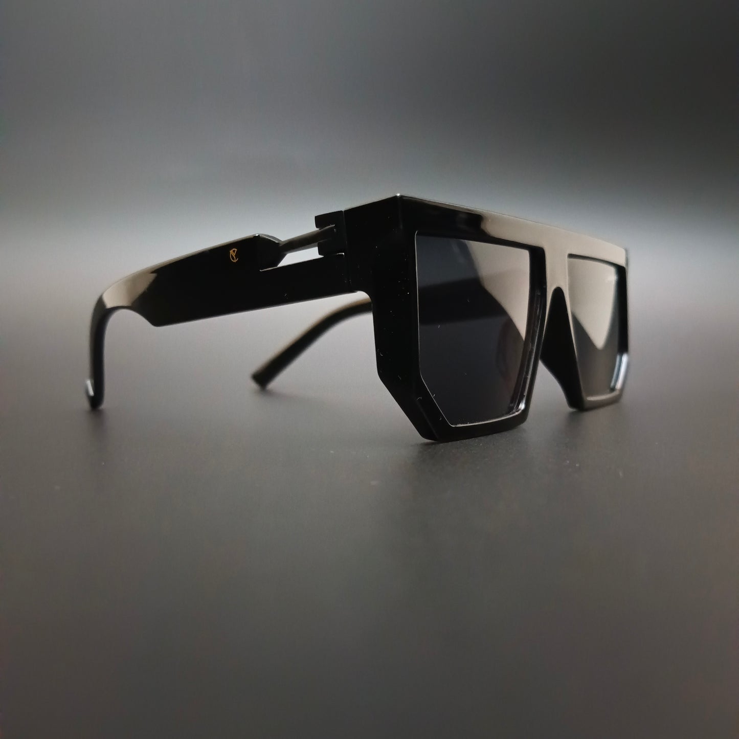 Marshal Glossy Pitch Black ( Unisex, Square, Oversized )