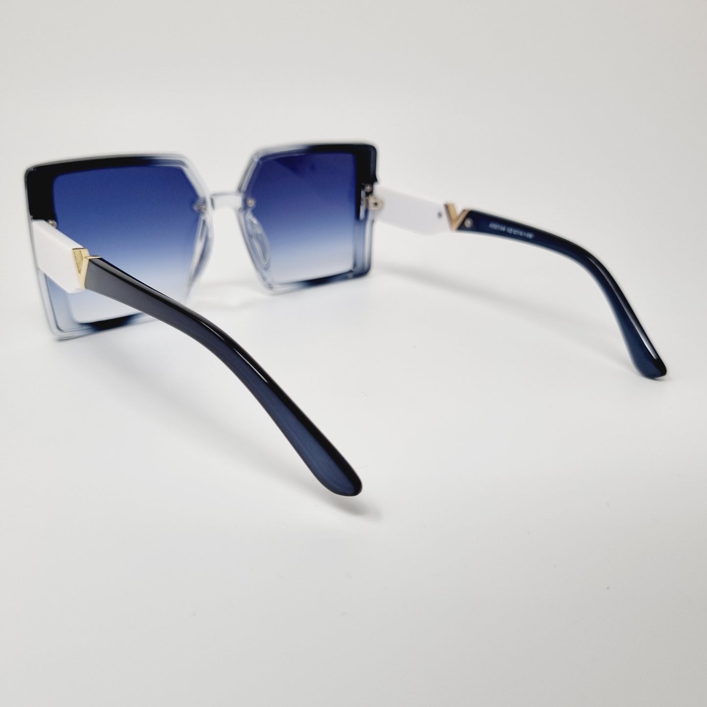 Radikle ( Women, Square, Oversized ) Transblue